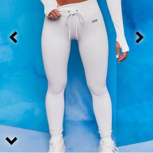 Never worn bo+tee leggings